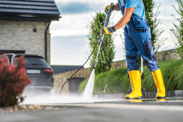 Why Choose Our Certified Pressure Washing Experts for Your Project Needs in Iola, WI?